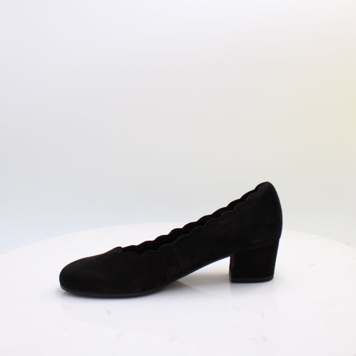 3006.01 GABOR SHOES 26