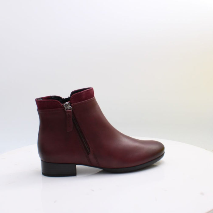 8031.02 GABOR BOOTS 26