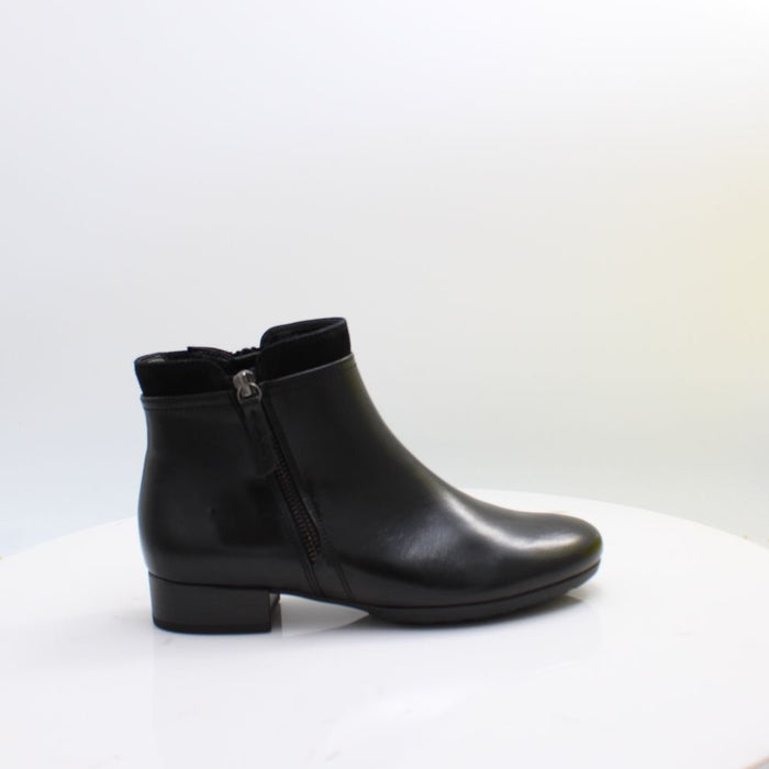 8031.02 GABOR BOOTS 26