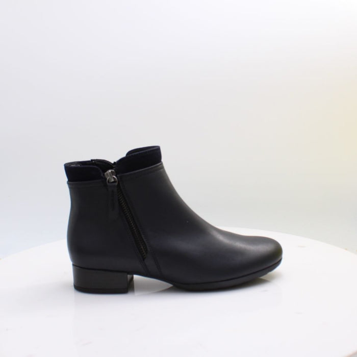 8031.02 GABOR BOOTS 26