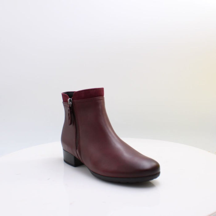8031.02 GABOR BOOTS 26
