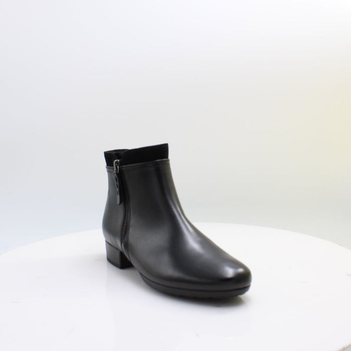 8031.02 GABOR BOOTS 26