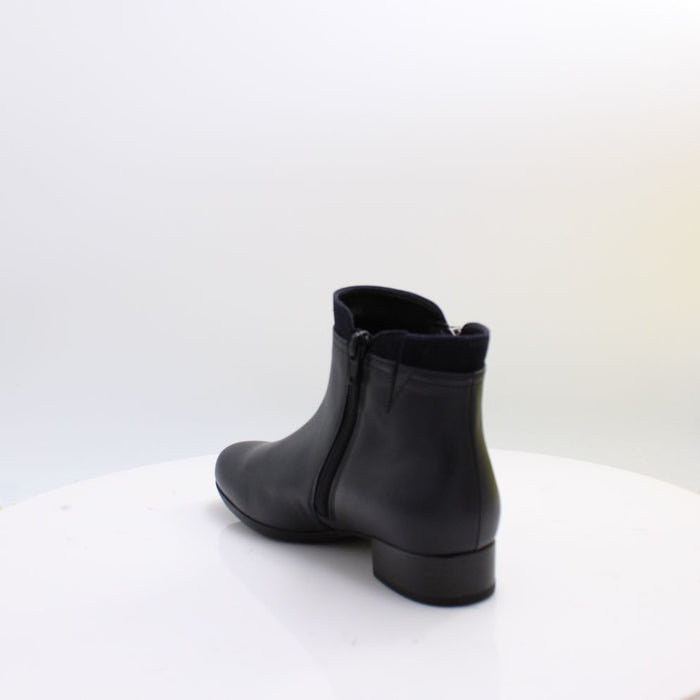 8031.02 GABOR BOOTS 26