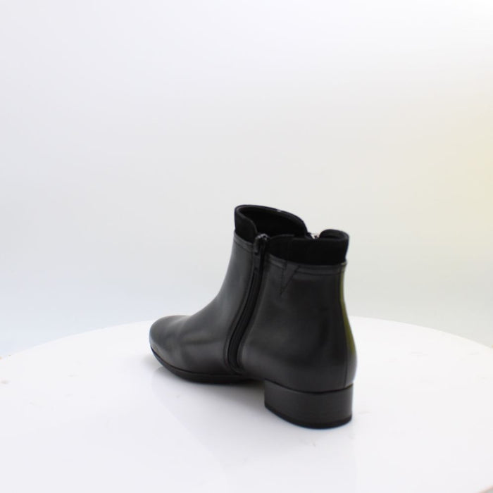 8031.02 GABOR BOOTS 26