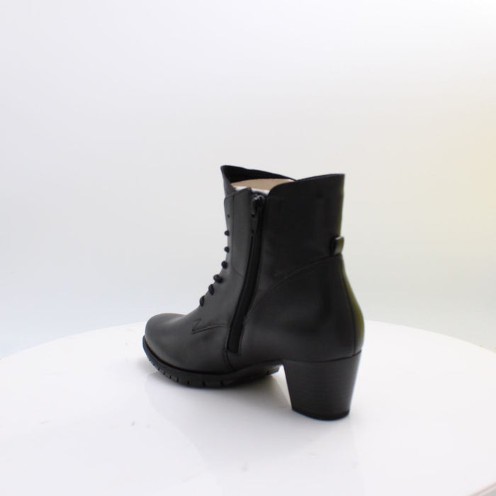 8033.02 GABOR BOOTS 26
