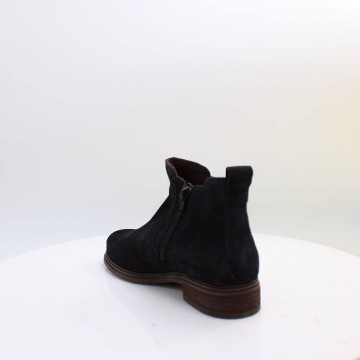 8040.03 GABOR BOOTS 26