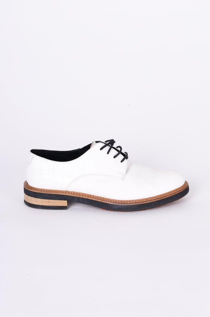 Beau Coops Womens White Shoes Size EU 40