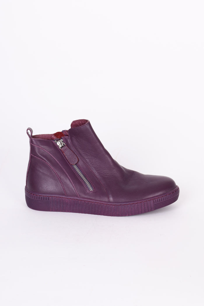 Django & Juliette Womens Purple Sneakers Size EU 40