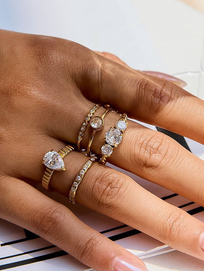 Flair 18K Gold Non-Tarnish Thin CZ Band: Yellow Gold / 7