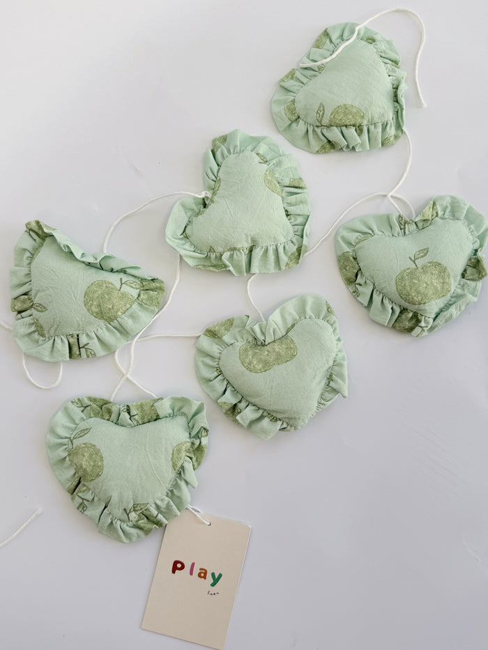 Frill Heart Garland Orchard Apple