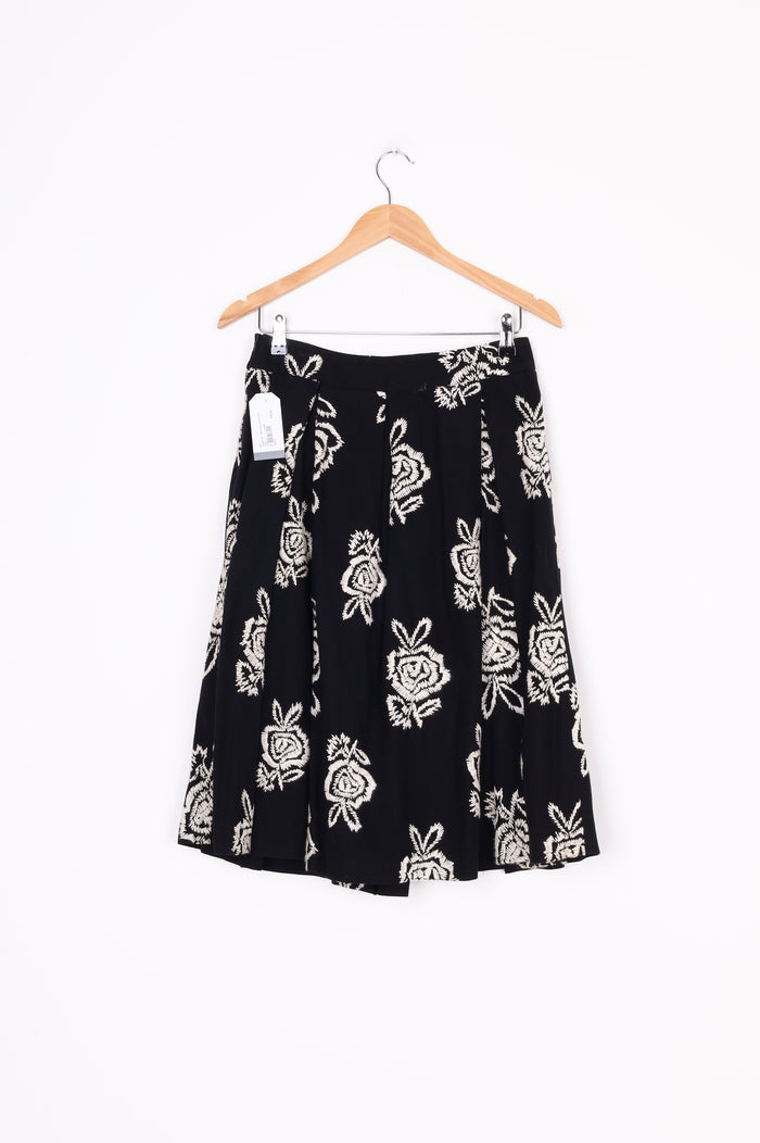 Gregory (NZ made) Womens Black Skirt Size 8