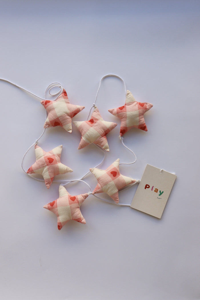 Heirloom Heart Star Garland
