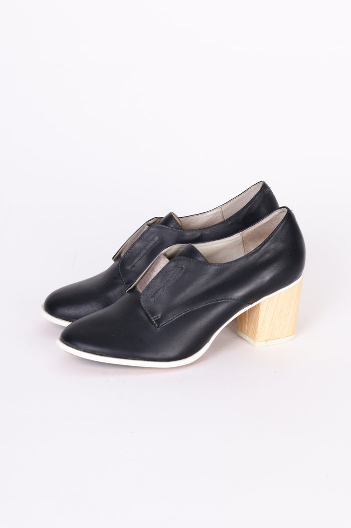 Isabella Anselmi Womens Black Shoes Size EU 38