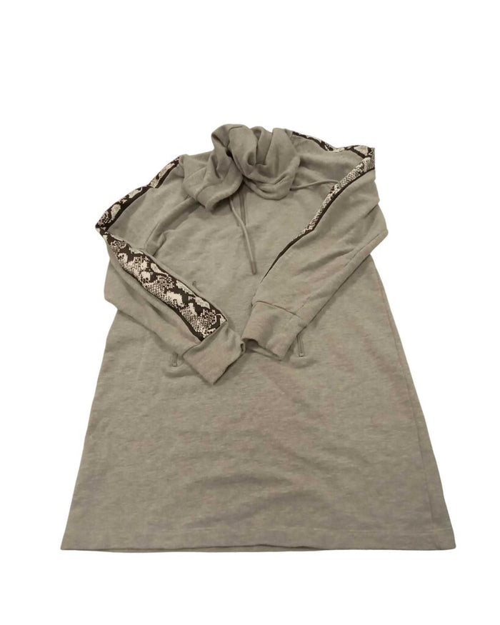 Long Sleeve String Pull Hoodie