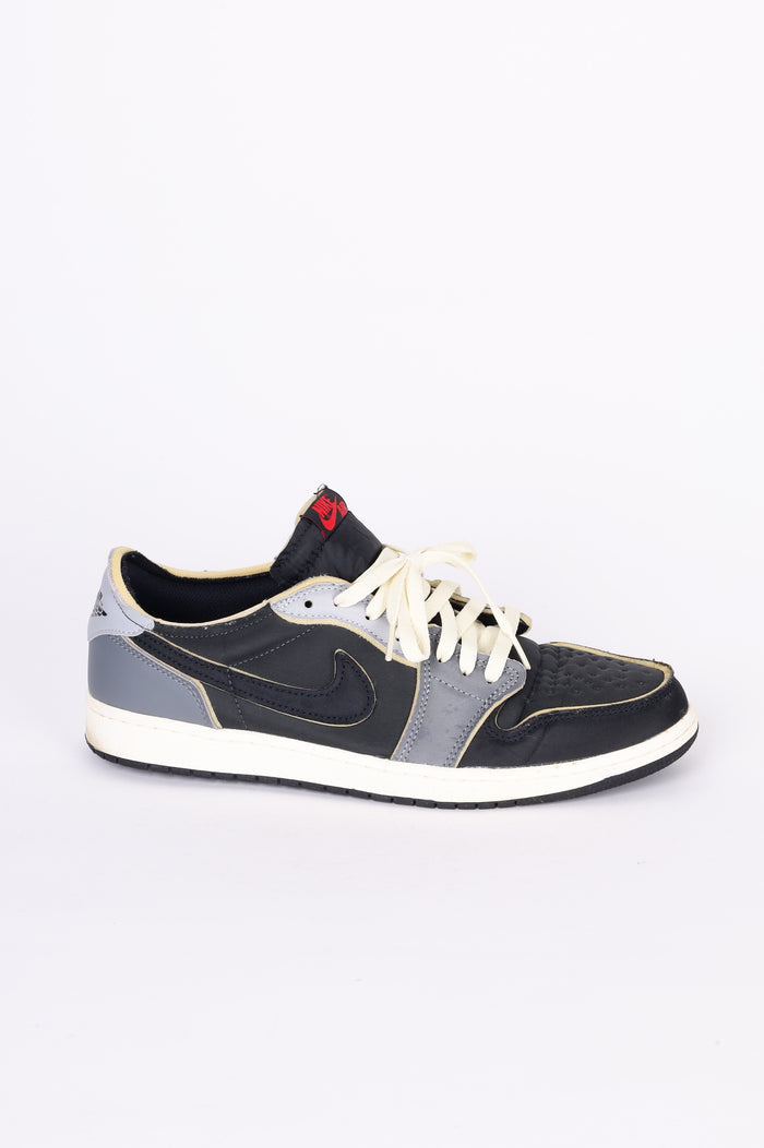 Nike Mens Grey Sneakers Size EU 45