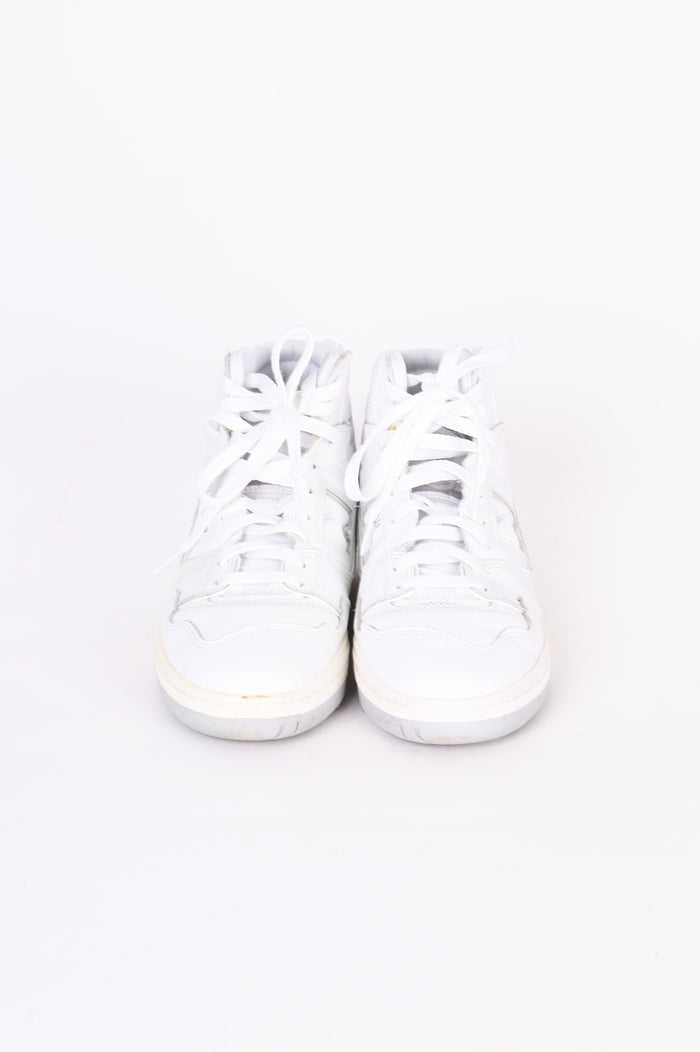 New Balance Mens White Sneakers Size EU 42.5