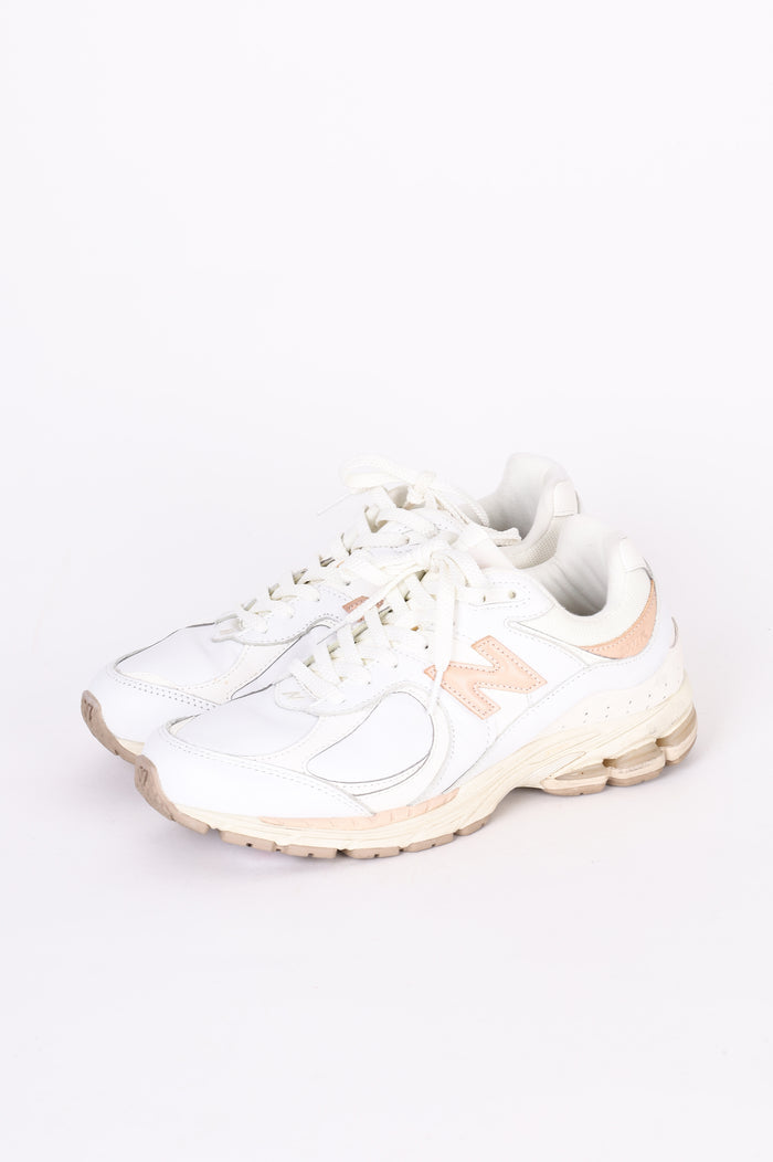 New Balance Mens White Sneakers Size EU 42.5
