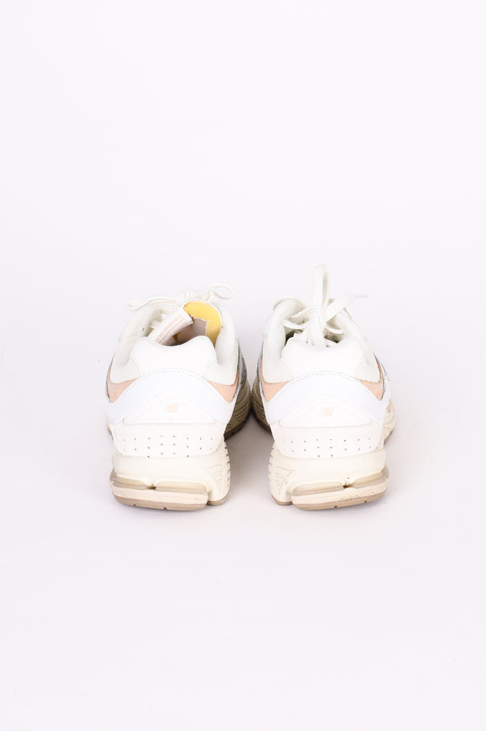 New Balance Mens White Sneakers Size EU 42.5
