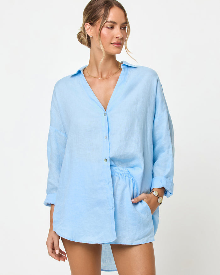 Sky Blue | Badge:New Arrival_#B2AC88_#ffffff'
LSPACE Rio tunic and short in Sky Blue, three-quarter view on model.