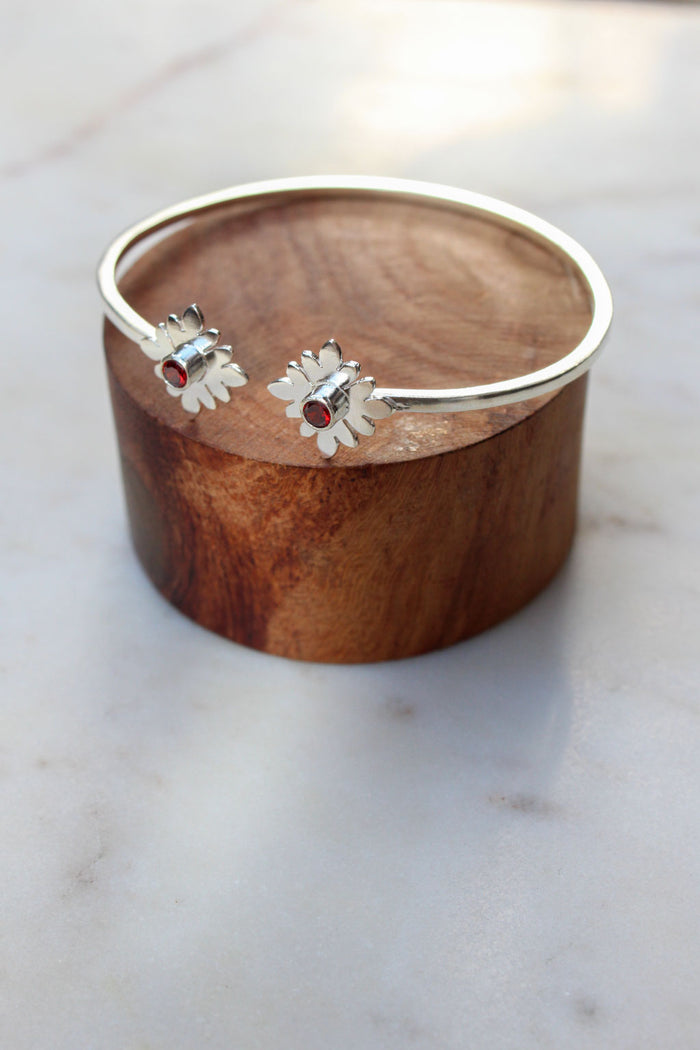 Rosette Cuff Garnet