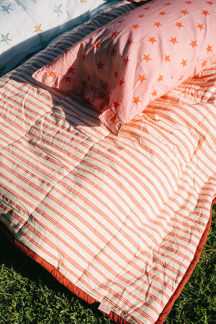 Strawberry Star Fitted Sheet Set