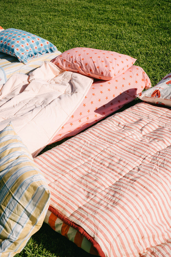 Strawberry Star Fitted Sheet Set