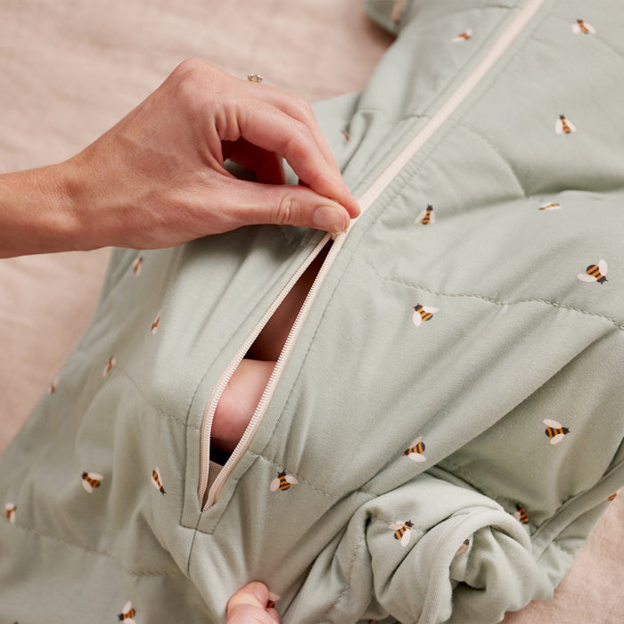 Swaddle Up™ 2-in-1 Early Roller Transition Bag 2.5 TOG Cotton Olive Bees