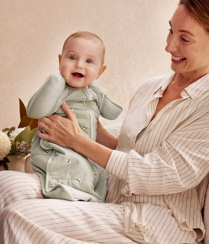 Swaddle Up™ 2-in-1 Early Roller Transition Bag 2.5 TOG Cotton Olive Bees