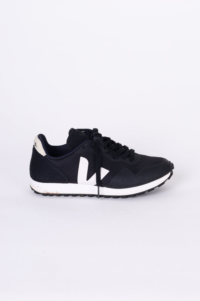 Veja Womens Black Sneakers Size EU 38