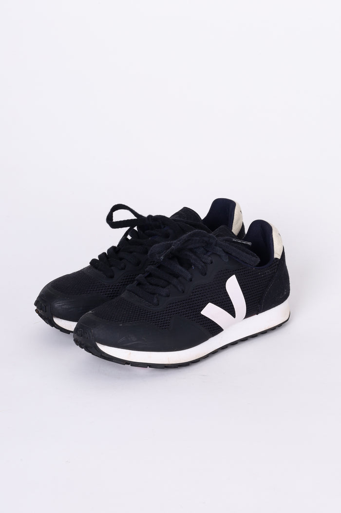 Veja Womens Black Sneakers Size EU 38