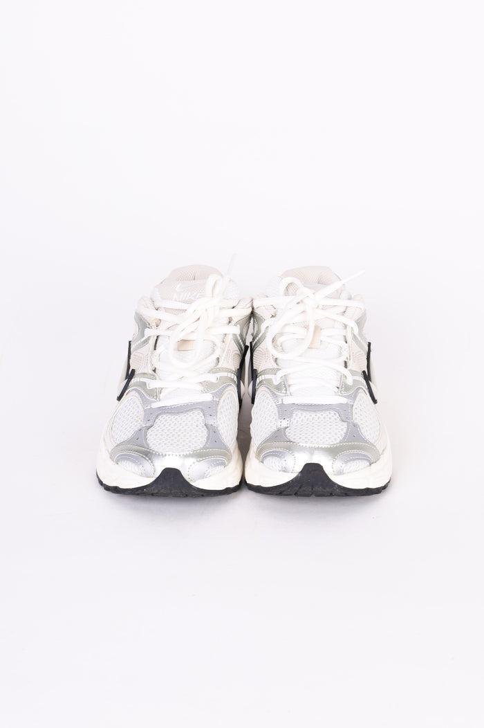 Nike Womens White Sneakers Size EU 39